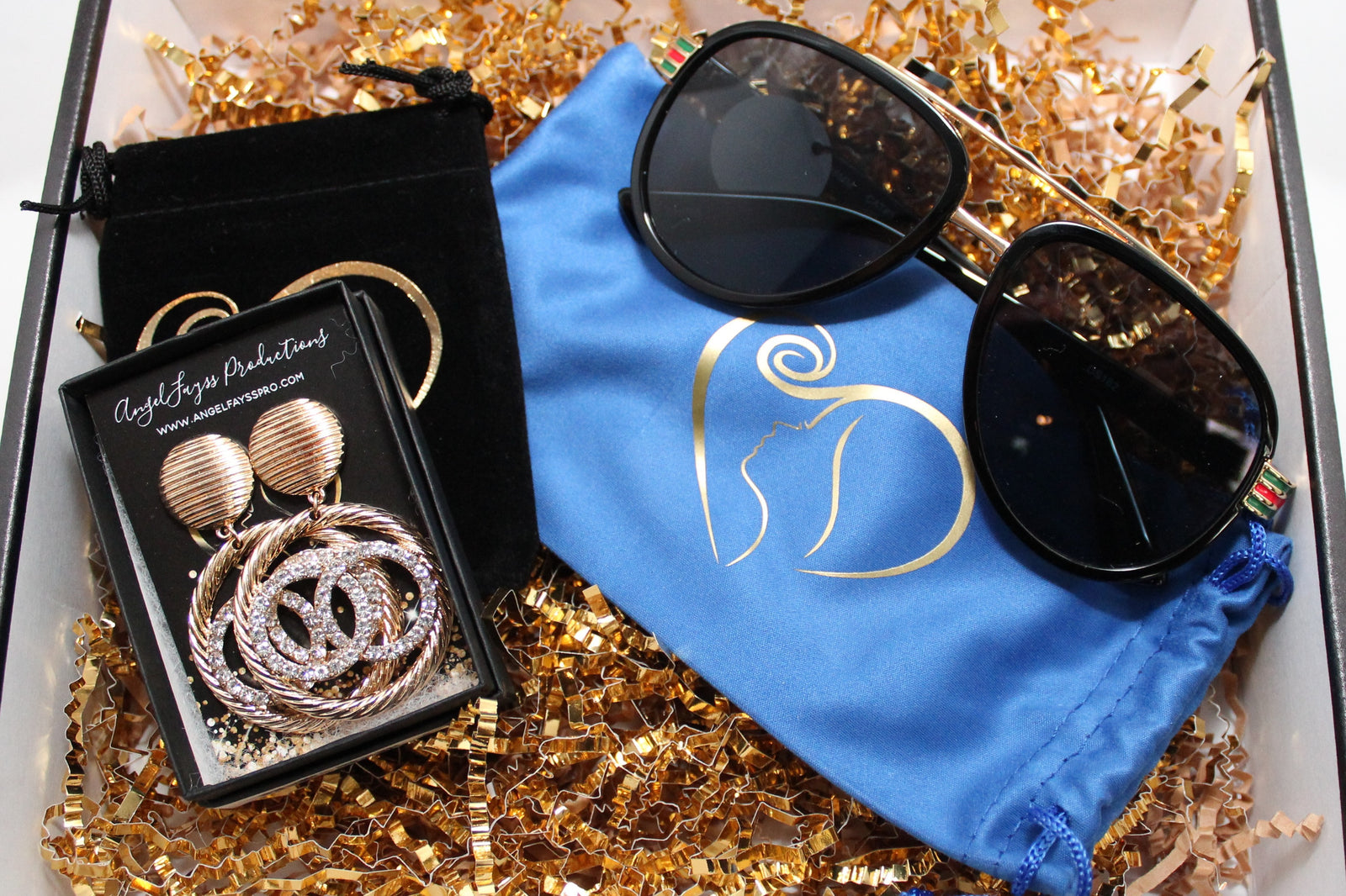 AngelFayss Couture subscription box offers a range of trendy fashion accessories in each box to complement any style.