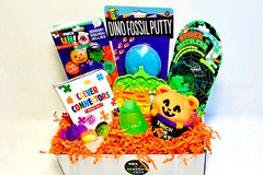 Halloween Fidget Box
• Spider Creeblers
• Ghost Bubble Pop
• Top Trenz plush
• Pumpkin Bubble Pop 
• Sugar squish
•Clever connectors
•Mochis