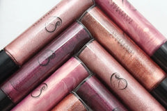 A super pigmented formula that retains its color and lasts longer than any lip gloss. These glosses contain Vitamin E and natural vanillin.