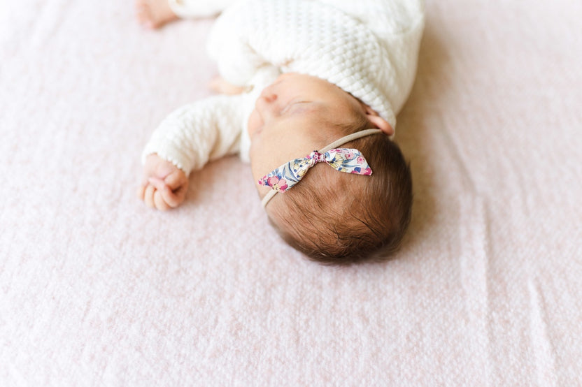 Newborn Mini Knot Bows + Gift Subscription