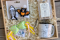 Paws for A Cause - Cat Box includes:
Two cat toys
One Large bag pet treats
One Lagniappe gift for the human