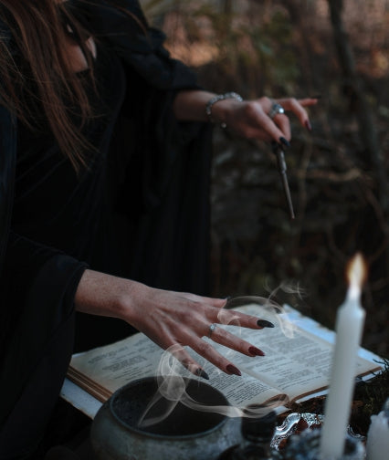 Witch subscription boxes guide with ritual tools