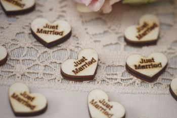 Heart Wood Confetti "Just Married"