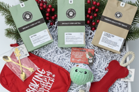 Tea & Pet Box includes:
2 bags full-size loose leaf tea
1 large bag pet treats
1 pet toy
1 lagniappe gift for the human