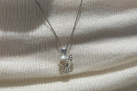 Baroque pearls reject being ordinary. Each one is born unique, a natural masterpiece shaped by the sea. No two are ever identical.That's why