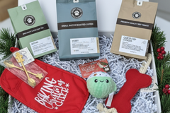 Brews for Rescues - Coffee & Tea Box
One 12oz bag of coffee
One bag loose leaf tea
One Large bag pet treats
One Dog Toy
Gift for Human
