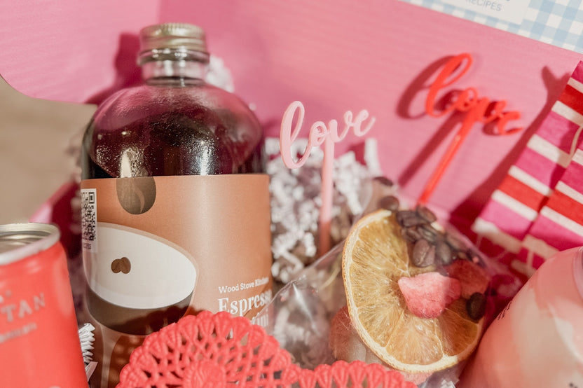 Discover mocktail boxes filled with alcohol alternatives like syrups, powders, and ready-to-drink cans for perfect non-alcoholic cocktails.