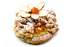 Apricot Cloud French Pastry DIY baking kit featuring airy French pastry filled with vanilla pastry cream and apricot.