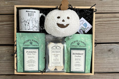 Brews for Rescues - Tea & Pet Box
2 bags full-size loose leaf tea
1 large bag pet treats
1 per toy
1 lagniappe gift for the human