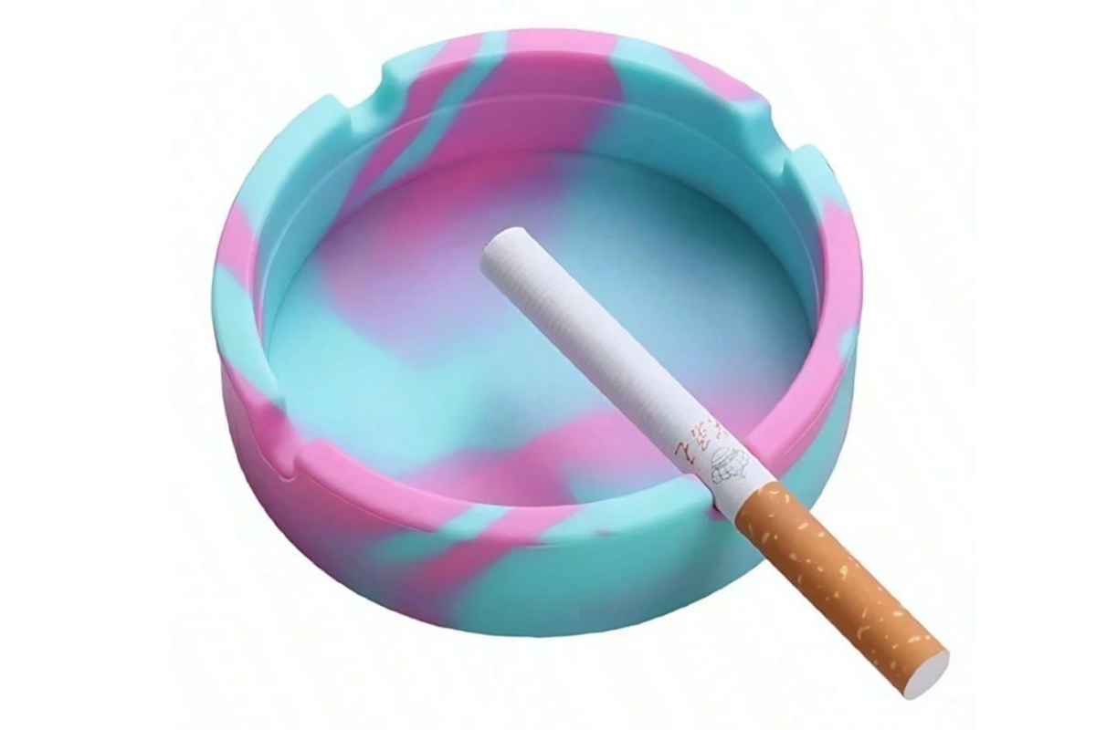 The 420 Box features 8 to 10 retro chic smoking accessories for modern women.  Everything from papers to home decor.
