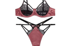 This is our medium box which includes a full set (matching bra and underwear).
100% cotton lining.
Luxury quality.
Guaranteed satisfaction.