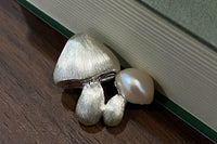 Baroque pearls reject being ordinary. Each one is born unique, a natural masterpiece shaped by the sea. No two are ever identical.That's why