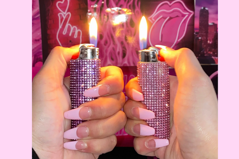The 420 Box features 8 to 10 retro chic smoking accessories for modern women.  Everything from papers to home decor.
