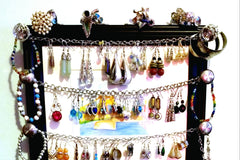 Unique Jewely Frame by ArtKits. The art comes from the jewelry you add. Everyting included, delivered right to your home.