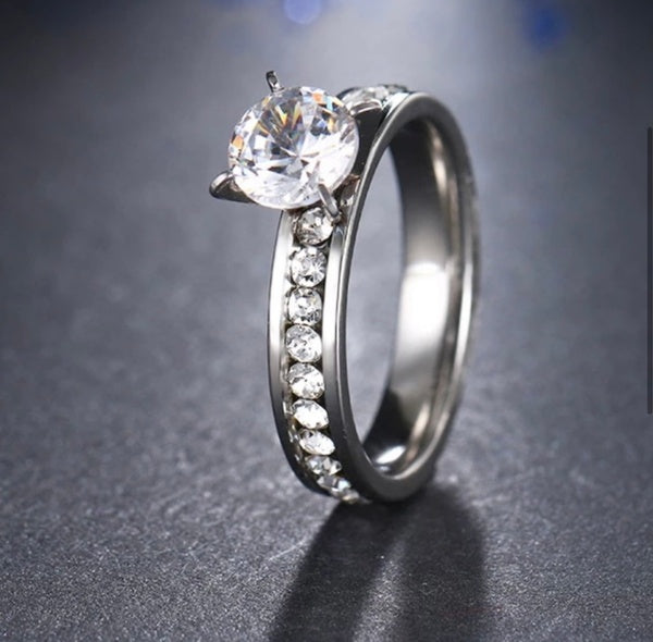 CALLISTO ♡ All around circular crystal Ring