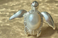 Baroque pearls reject being ordinary. Each one is born unique, a natural masterpiece shaped by the sea. No two are ever identical.That's why