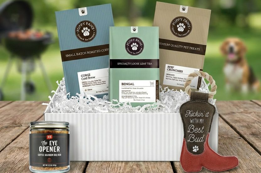 Brews for Rescues - Coffee & Tea Box
One 12oz bag of coffee
One bag loose leaf tea
One Large bag pet treats
One Dog Toy