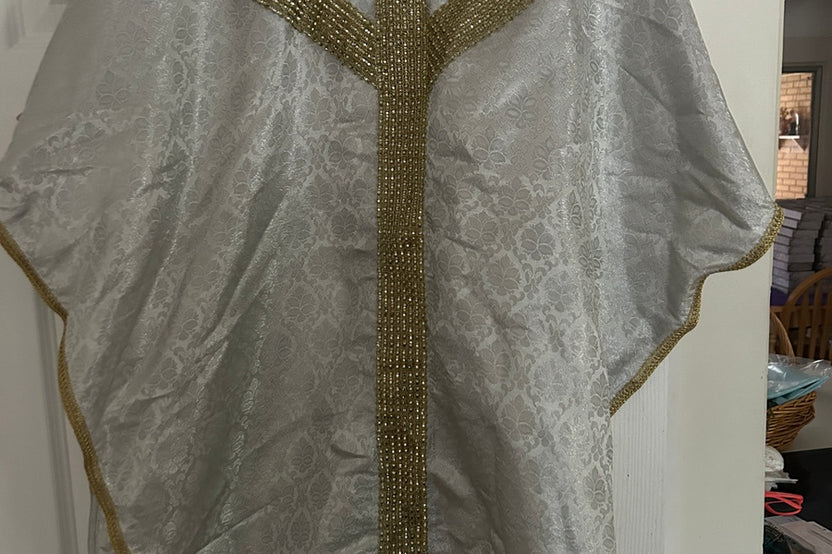 Kids play Chasuble