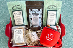 Tea & Pet Box includes:
2 bags full-size loose leaf tea
1 large bag pet treats
1 pet toy
1 lagniappe gift for the human