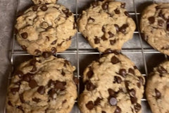 Vegan Chocolate Chip Cookies