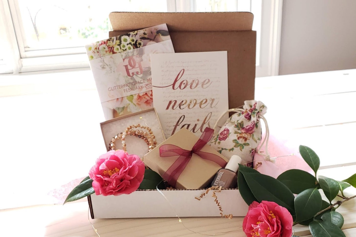 Glittering Grace Womens Magazine & Gift Boxes