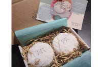 Amazing bath bombs, and a little card to tell you just how amazing they are!
                         