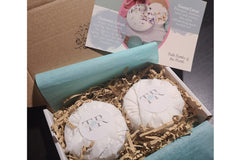 Amazing bath bombs, and a little card to tell you just how amazing they are!
                         