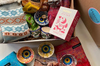 Israeli goodies inside every seasonal box. Open each box to discover Israel differently. Connect and love everything inside the Hasod Boxes.