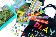 Created in collaboration with Speech Language Pathologists. Speech Therapy Box is your pop-up therapy room, in a box.