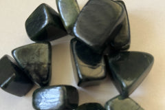 Nephrite Jade
Helps with achieving wealth and abundance
Allows you to experience calmness
Stabilizes emotions
A stone of eternal youth
