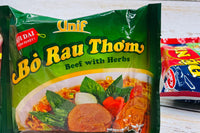 This is "beef noodles stewed with herbs": a noodle pack with a package of sauce that has the flavor of stewed beef with special Vietnam 