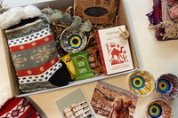 Israeli goodies inside every seasonal box. Open each box to discover Israel differently. Connect and love everything inside the Hasod Boxes.