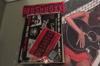 Sticker and poster items are sometimes added to boxes. Sharing the semi-permanent items to show the love of music with music fans. 