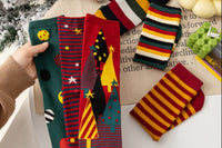 Antique-style knee-high socks, tinged with Christmas nostalgia, lend a touch of vintage elegance to our seasonal wardrobe.
