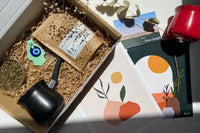 Israeli goodies inside every seasonal box. Open each box to discover Israel differently. Connect and love everything inside the Hasod Boxes.