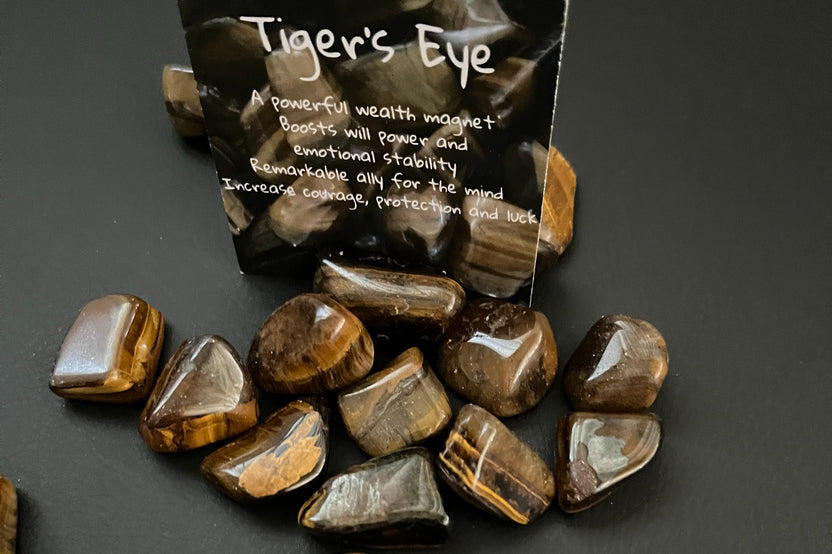 Helps with focus and mental clarity.
Increases self-confidence.
Reduces stress and anxiety.
Amplifies the properties of any other crystal.
