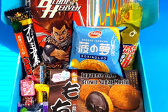 ITADAKIBOX Manga & Snack Book Club Box