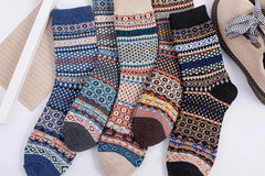 Vintage-themed socks, with their timeless rustic appearance, transport us to a bygone era when simplicity and authenticity defined the holid
