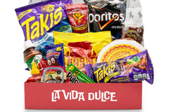 Image of Mexicrate Mediana Box and candy.