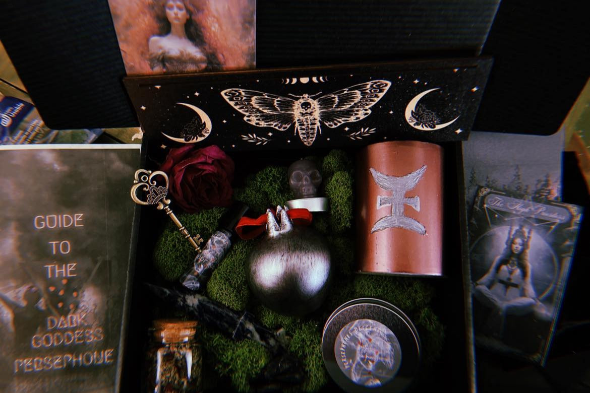 Wheel of the Year Sabbat Ritual Box for Witches✨ Celebrate the turning of the Wheel & Seasons of the Witch.