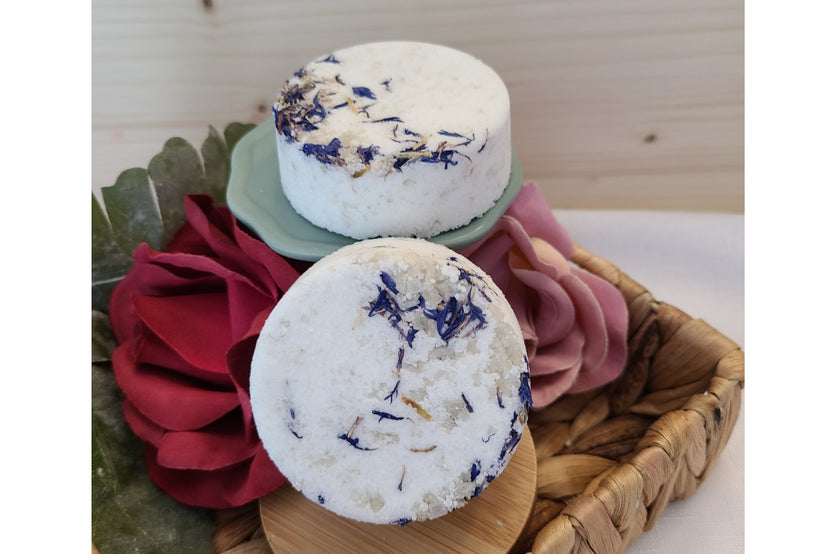 Our popular Green salt bath bombs, all natural, with a spa scent                                               