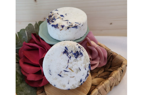 Our popular Green salt bath bombs, all natural, with a spa scent                                               
