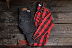 A beautiful  5-Brother buffalo check flannel from the 80s with 90s Black Levi's 505s. Perfect for fall!