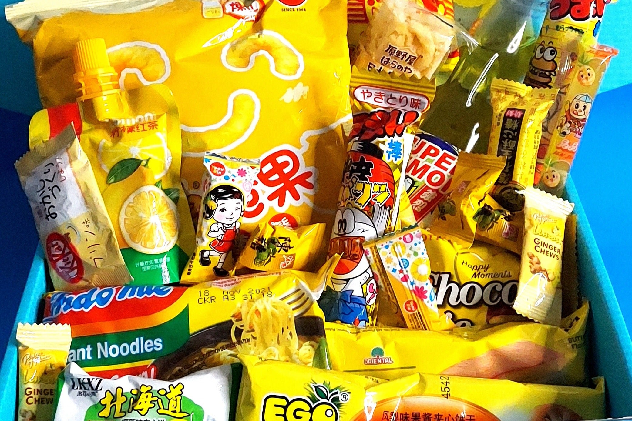 ITADAKIBOX Color Themed Snack, Ramen, And Drink Box - Cratejoy