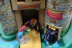 You get seven different Disney PVC figures in every cake toppers subscription box from Whatsits Galore