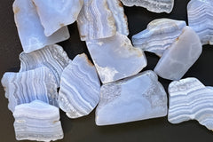 Blue Lace Agate
Helps calm and uplift emotions/attitudes
Assists with verbalizing thoughts and feelings
Mantra: I am Kind